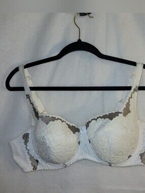 FruitVogue Women’s Ivory Lace Underwire Bra NWT - Size US 44C